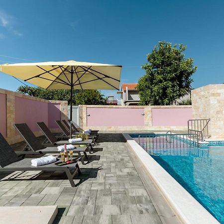 Apartman Laura Vir Exterior photo