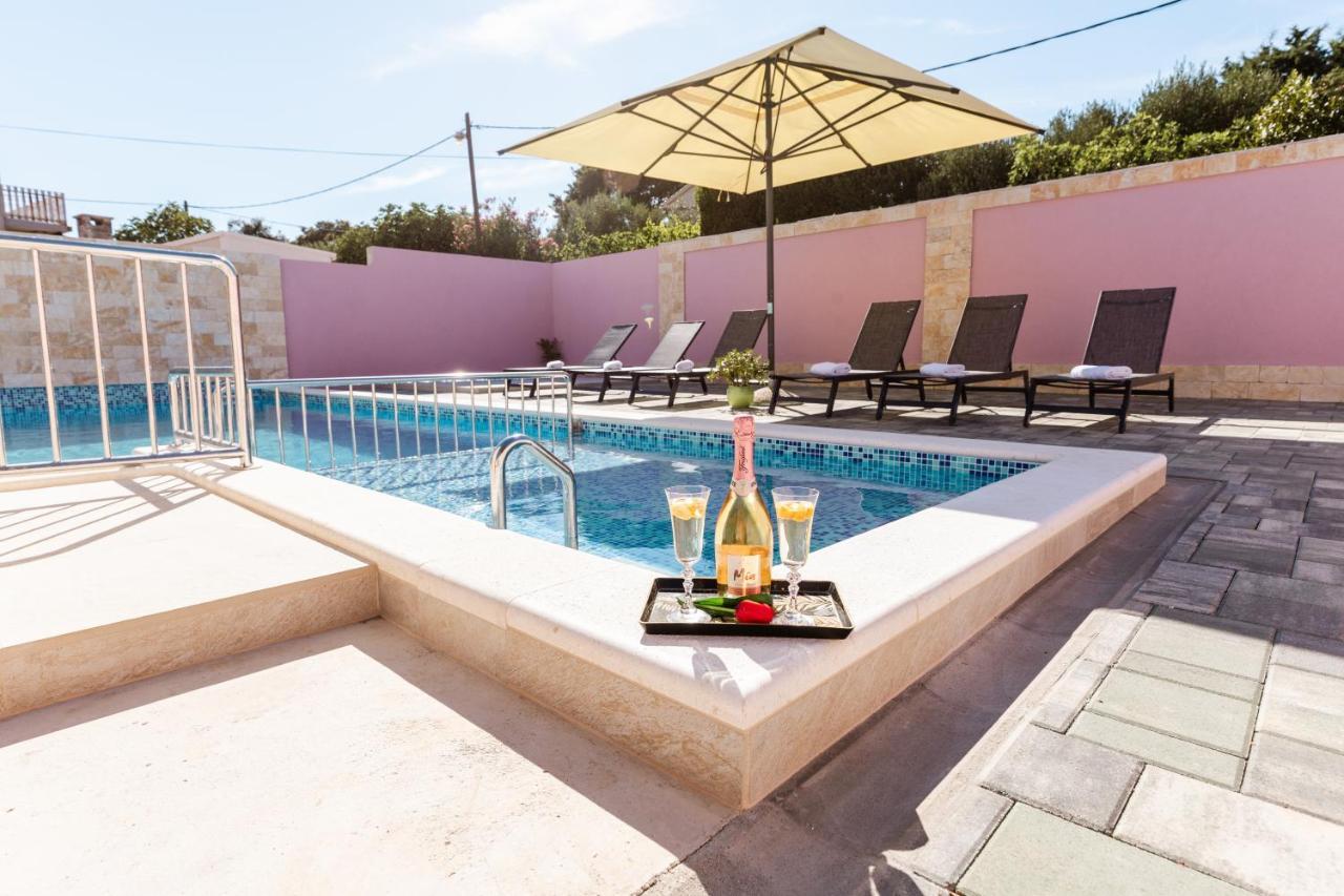 Apartman Laura Vir Exterior photo