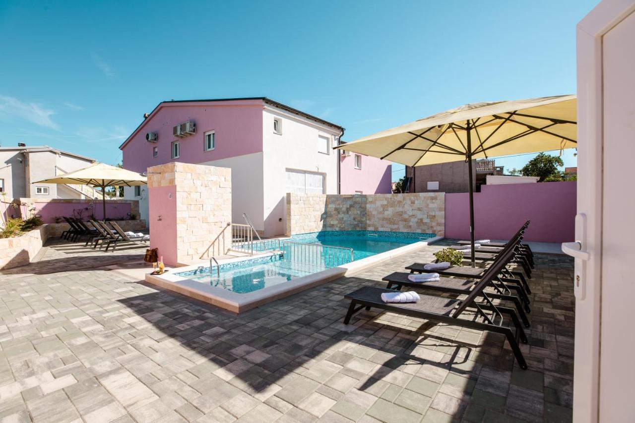 Apartman Laura Vir Exterior photo