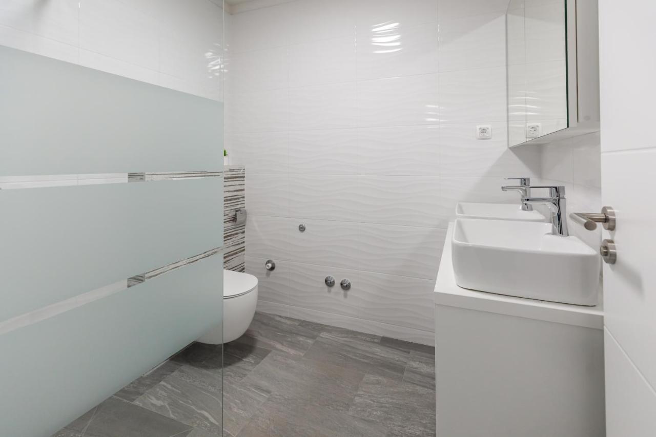 Apartman Laura Vir Exterior photo
