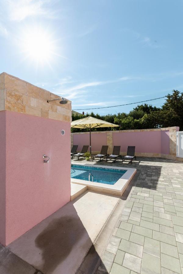 Apartman Laura Vir Exterior photo