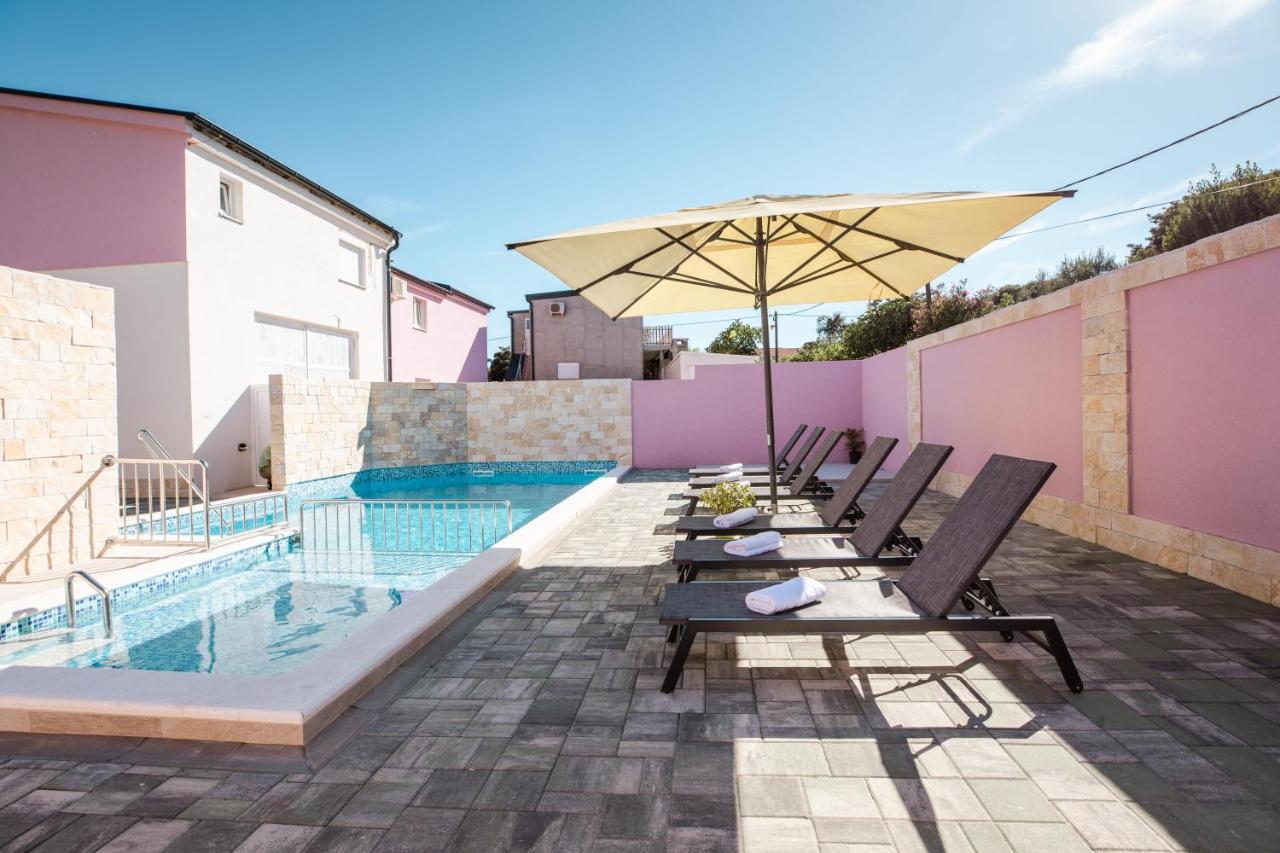 Apartman Laura Vir Exterior photo
