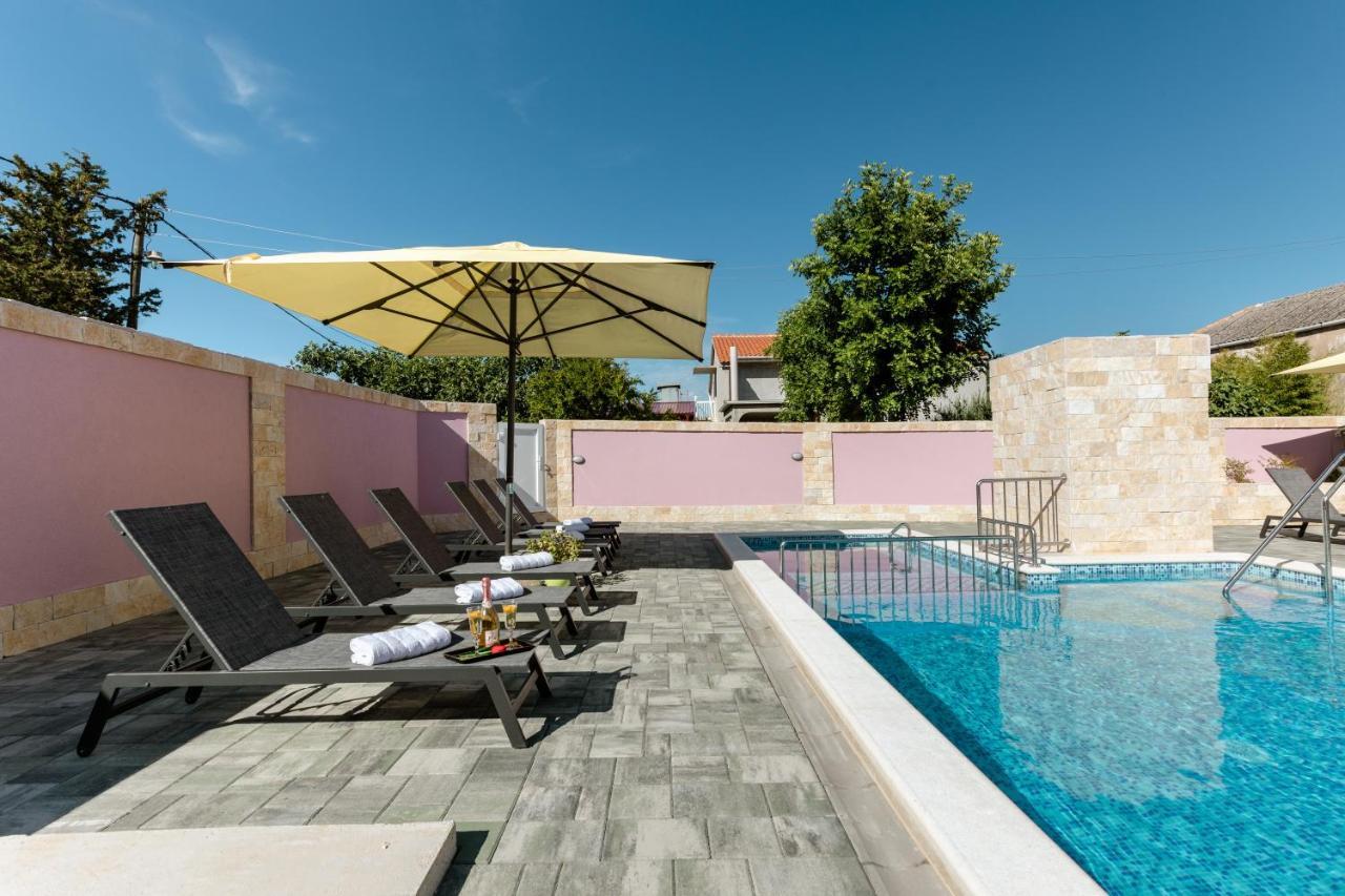 Apartman Laura Vir Exterior photo