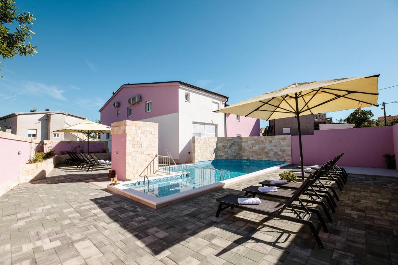 Apartman Laura Vir Exterior photo
