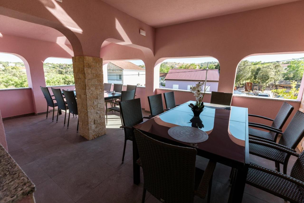 Apartman Laura Vir Exterior photo
