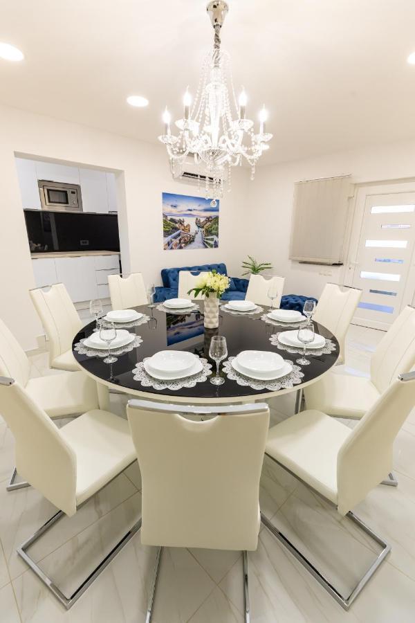 Apartman Laura Vir Exterior photo
