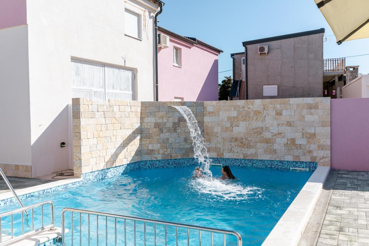 Apartman Laura Vir Exterior photo