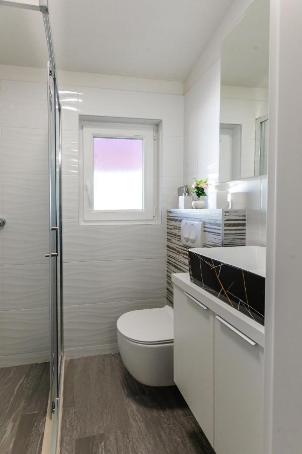 Apartman Laura Vir Exterior photo