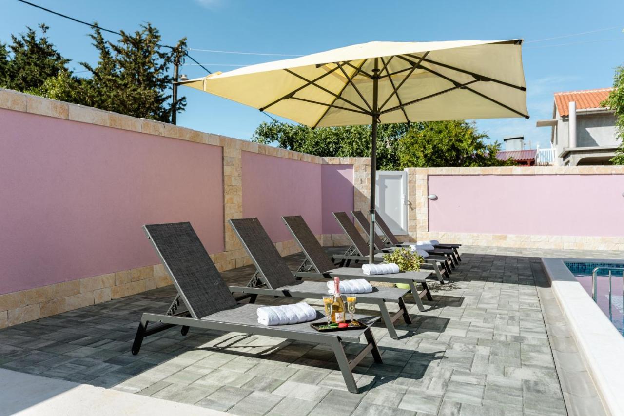 Apartman Laura Vir Exterior photo