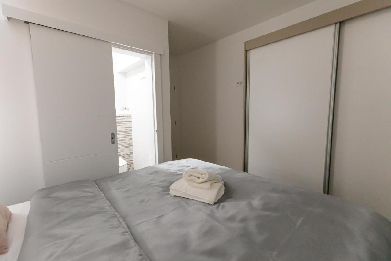 Apartman Laura Vir Exterior photo