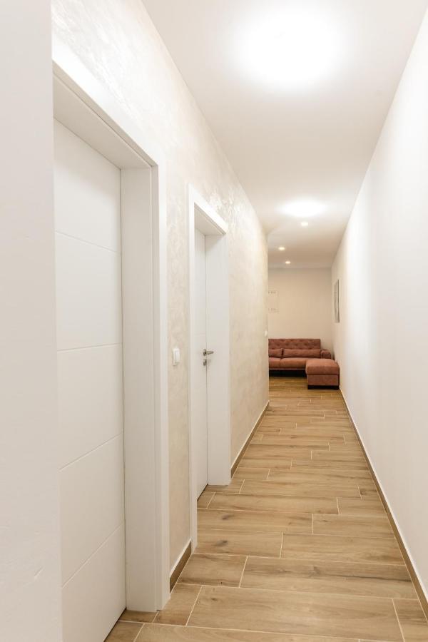 Apartman Laura Vir Exterior photo