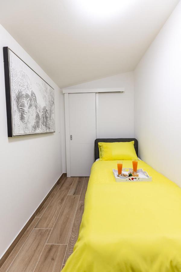 Apartman Laura Vir Exterior photo