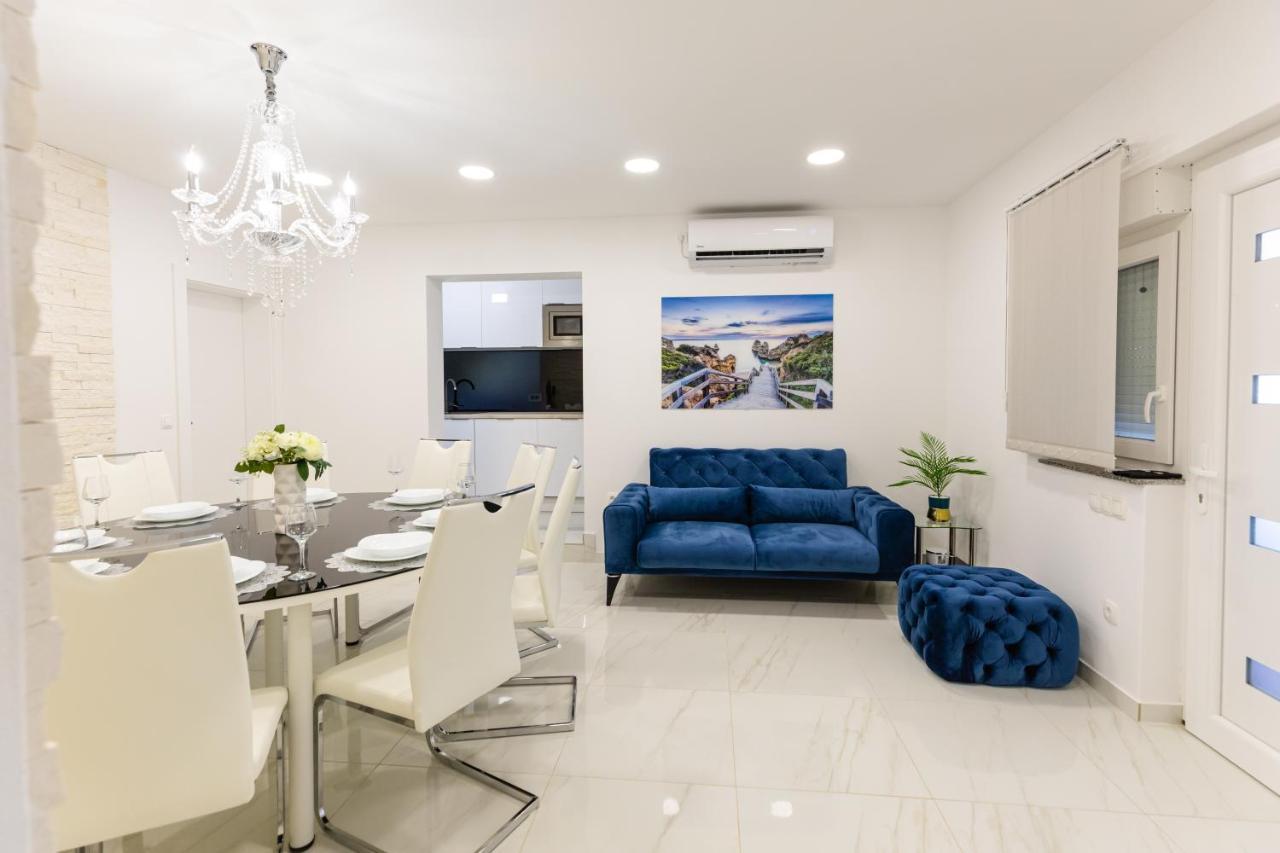 Apartman Laura Vir Exterior photo