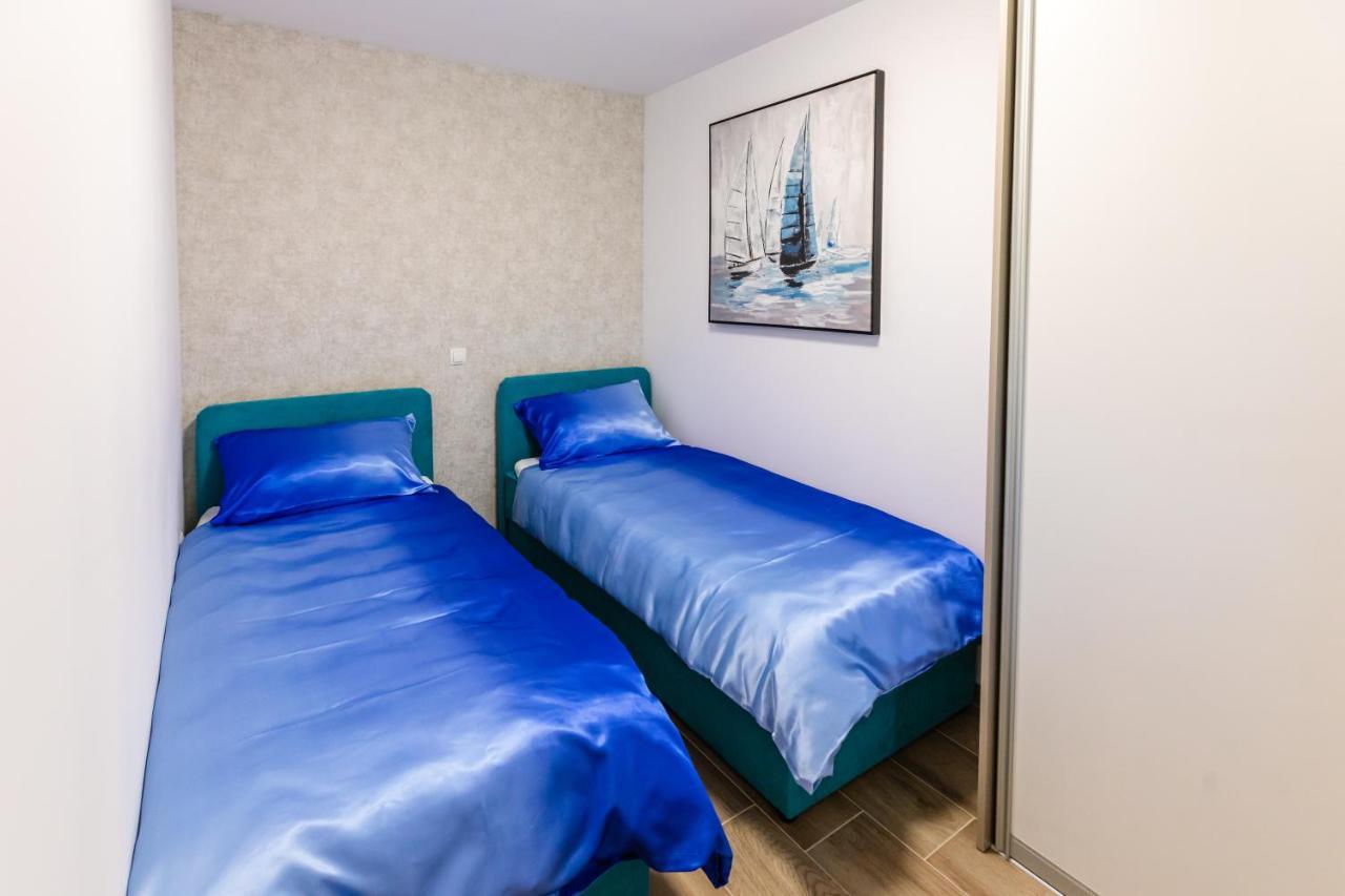 Apartman Laura Vir Exterior photo